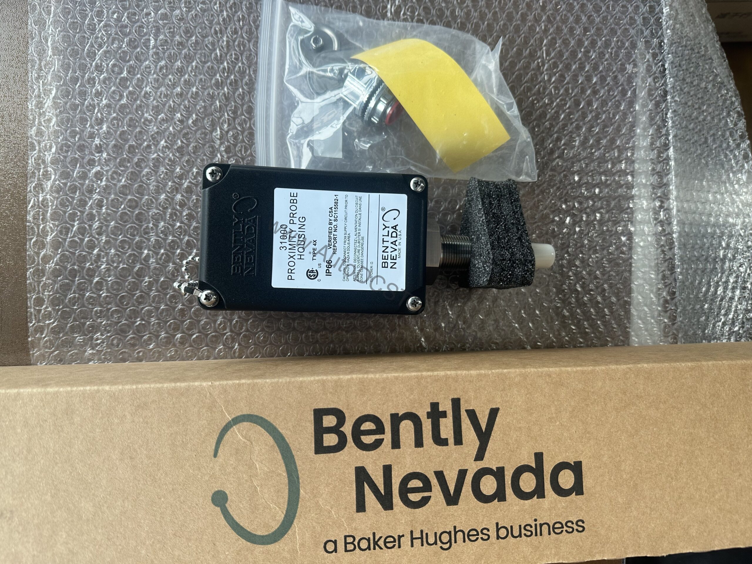 Figure 2: Technical layout and connection details for the Bently Nevada 31000-26-05-00-100-03-02 industrial automation component.