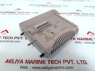 Figure 2: Technical layout and connection details for the Honeywell CC-PDIL51 industrial automation component.