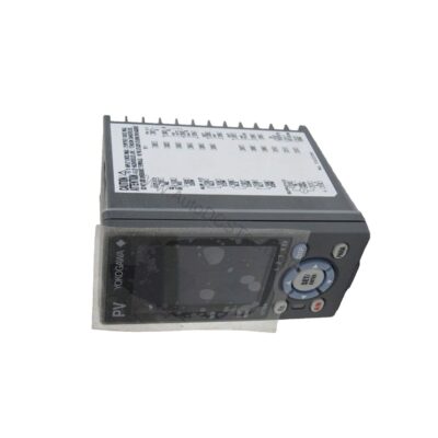 UT32A-000-11-00 1-point Universal Input Digital Controller - UT32A-000-11-00